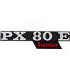 RMS Emblema/SCRITTA 'PX 80 e lusso' lato aspirante per Vespa PX 80 lusso - 2 Pins 130 X 33 mm distanza tra i fori 105 MN
