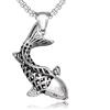 DonDon, collana in pelle (lunghezza 52 cm) con ciondolo a forma di pesce Koi portafortuna in acciaio inox, con sacchetto in velluto