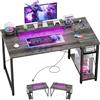 iSunirm Scrivania Gaming con Supporto per Monitor e Ripiano di Stoccaggio,Scrivania Computer con 2 Prese e 2 Porte USB,Scrivanie Moderne per Ufficio e Studio,100x50x75cm,Quercia Grigia