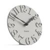 Jones Clocks® Hampstead Orologio da scrivania | Autonomo | Grigio pallido | Eleganti numeri modellati in rilievo | Ideale per mensole, camino, soggiorno, ufficio domestico o comodino