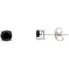 ORO&CO 925 La luminosità intensa degli zirconi neri si fonde con la purezza dell'argento in questi orecchini punto luce dal diametro di 5mm. Un accessorio raffinato, perfetto per aggiungere un tocco di eleganza discreta a ogni occasione.