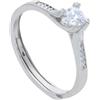 ORO&CO 925 Anello solitario in argento con zircone bianco centrale e pavè di zirconi, pensato per chi ama la brillantezza e la versatilità. La misura regolabile lo rende adatto a ogni dito, perfetto per un regalo prezioso o per impreziosire il proprio …