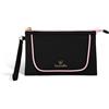 Braccialini Milly Compatta ma capiente, questa pochette misura M in nylon unisce praticità e stile in un design essenziale. Il nero è illuminato dal pannello stampa leopardata e dai profili rosa a