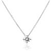 ALFIERI & ST. JOHN La collana punto luce alfieri & st. John esprime una raffinata eleganza grazie all'oro bianco 18kt e ai diamanti naturali da 0,25ct. Pensata per la donna che ama la luminosità e la preziosità, questo gioiello valorizza ogni occasione …