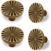 kwinfei Confezione da 4 pomelli rotondi in ottone anticato, maniglie piatte per cassetti della cucina, armadio, bagno, comò, mobili, accessori in lega di zinco con viti incluse