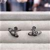 Vivienne Westwood Orecchini Vivienne Westwood mini bassorilievo sfera canna di fucile 1,1 x 0,8...