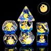 Cusdie Set di 7 dadi in resina trasparente per DnD con anatra che indossa occhiali da sole, per appassionati di giochi da tavolo, con sacchetto di velluto (anatra gialla con occhiali da sole)
