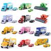 TAKARA TOMY Pixar Cars: Set di Camion Container con Modelli di Auto in Lega di Fulmine McQueen e Jackson Storm, Scala 1:55, Giocattoli in Metallo Pressofuso per Bambini
