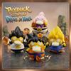 Bandai Statuetta Anime Psyduck Cosplay Dragon Ball Super Saiyan, Modellino Buu Goku Vegeta, Ornamento per Auto e Scrivania, Decorazione, Regalo, Giocattolo