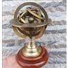 Thomas Kinkade Astrolabio antico globo da scrivania in ottone armillare sfera base in legno ...