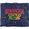 Stranger Things Tales From 85 Colour Logo Coperta super morbida al tatto setoso - 152 x 127 cm