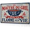 Putuo Decor Targa da parete BBQ Vintage Un Maestro della Griglia Vive Qui con Fiamma della sua Vita Pannello Metallo Cucina Terrazza Giardino Barbecue Esterno Regalo Casa