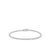 ALFIERI & ST. JOHN Un bracciale tennis in oro bianco che incanta con la sua luminosità, impreziosito da diamanti per un totale di 1,14 carati, colore g e purezza si1. La misura 18 lo rende perfetto per la donna che desidera distinguersi con classe e …