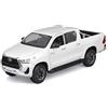 MAISTO Toyota Hilux 532920W - Modellino di auto da collezione in scala 1:24, fedele all'originale, con volante mobile, porte, bagagliaio e cofano, a partire dai 3 anni