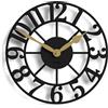 Jones Clocks® Lighthouse orologio da parete | Orologio scheletro scultoreo | Nero | Eleganti numeri in rilievo modellati | Design decorativo ideale per cucina, soggiorno o camera da letto