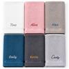 XNBTIM Asciugamani Personalizzati con Nome, Telo Doccia Personalizzato Ricamato, Asciugamano da Bagno Morbido e Assorbente, Set Asciugamani con Iniziali, Idea Regalo Personalizzata per Donna Uomo Famiglia