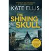 Kate Ellis The Shining Skull (Tascabile) DI Wesley Peterson