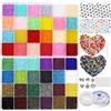 VOOMOLOVE 38500 perline in vetro da 2 mm, kit per la creazione di gioielli, 260 perline con lettere dell'alfabeto, 48 colori, set completo fai da te con corda elastica, ciondoli e anellini aperti per bracciali