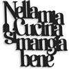 Social Crazy GLOBAL - SCRITTA IN LEGNO - Nella mia cucina si mangia bene - PRODOTTO ARTIGINALE MADE IN ITALY - STAMPA UV AD ALTISSIMA QUALITÀ (40x40 cm)