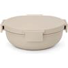 Brabantia Make & Take Ciotola per insalata 1,3L, Portapranzo estraibile con chiusura ermetica, Porta pranzo da viaggio lavabile in lavastoviglie e utilizzabile nel microonde, Soft Beige