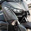 Generico Kit 2 adesivi evoluzione compatibili con Yamaha X-MAX X MAX 300 decal grafiche carene scooter Cod. 2036 (090 Argento)