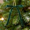G2PLUS 24PCS Fiocchi di Natale in Velluto Fiocco Velluto Verde 13x18cm | Fiocchetti Natalizi Regalo con filo 15cm per Albero di Natale,Confezioni Regalo e Decorazioni Matrimoni