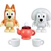 Bluey 17343 Lila e Bingo School Friends, set da gioco per feste Tea Time con personaggi ufficiali da collezione da 6,3 cm articolati e accessori a tema tè, multicolore