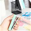 Generic Mini cucitrice portatile con levapunti, capacità 10 fogli, verde chiaro | Guscio in ABS e meccanismo in acciaio, contiene 50 punti per carico, profondità carta 51 mm, rimozione graffette incorporata
