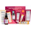 Q+A Festive Favourites, un set regalo per la cura della pelle contenente una Crema Idratante all'Acido Ialuronico, un Detergente Crema, un Siero all'Acido Azelaico e un Siero Contorno Occhi