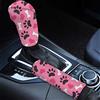 chaqlin - Set di 2 coperture per pomello del cambio e freno a mano per auto, decorazione per interni dell'auto, motivo zampe di cane, per donne e ragazze, compatibilità universale con la maggior parte
