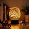 EleBikk Luce notturna 3D a tema moto con 7 colori disponibili. Il suo design esclusivo a forma di motocicletta è perfetto per decorare le camere dei bambini e le camere da letto degli appassionati di moto.
