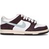 NIKE DUNK LOW SE (GS) Sneaker ragazza bianca/burgundy in pelle