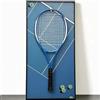 Generic Cornice porta racchetta Tennis, decorazione da parete presentazione | Esponi la tua attrezzatura con un portaracchette da parete e un arredamento sportivo che valorizza il tuo spazio. (Racchetta