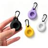 Generic Confezione da 4 custodie in silicone compatibili con AirTag, custodia protettiva morbida con portachiavi in metallo, multicolore (bianco, verde, giallo, viola) per chiavi, borse, zaini, design