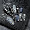 Xanthelle Press on Nails, 24 pezzi Gothic Handmade Medium Almond Unghie finte & Design 3D con farfalle, Unghie nere adesive con stelle argento per donne