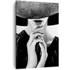 ARTTOR Moderno Quadro su Tela 50x70 cm Verticale Bianco e Nero Persone - 5128 | Donna Mani Cappello Quadro Decorativo Piccolo Soggiorno Camera da Letto Decorazione da Parete Arte da Parete ARTTOR