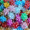 Generico 50 Coccarde (Perla Perlate) Miste Ø tra 5cm e 6cm - colorate adesive per pacchi regalo vari colori medie grandi 5 cm 6 cm fiocchi stelle adesivi compleanno natale regali natalizi compleanni - JQM9
