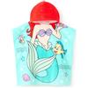 Disney Store Telo Mare con Cappuccio Ariel, La Sirenetta, H120xW60cm Cotone morbido e assorbente con dettagli marini colorati e Flabo; cappuccio per piscina, spiaggia o bagnetto