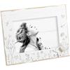 Instant Project Cornice Foto 13x18 Bianca Stile Shabby Chic con Farfalla in Metallo Bianca Portafoto Orizzontale Bianco in Legno con Decori Floreali, Cuori, Libellule con Farfalla 3D in Metallo