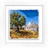 Lupia - Quadro moderno con paesaggi e localismi italiani, Ceramica e Stampa Rilievo, Cornice Legno Shabby Modern bianca, Decorazione Parete, Quadretti Soggiorno, 29x29 cm PUGLIA TRULLI E ALBERO ULIVO