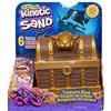 Kinetic Sand, Playset Caccia al Tesoro, con 567g di Sabbia Marrone, 3+ | 9 Tesori, 6 Strati Segreti, 454 G Di Sabbia Marrone, 113 G Di Sabbia Dorata, 5 Gemme, 4 Accessori, Stampo Squalo