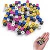 Veruydita Set di 100 mini dadi quadrati da 5 mm, per attività a tema casinò, giochi da tavolo, insegnamento matematico, compleanni e feste, colori vari e materiale durevole ABS