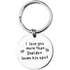 SUNSH Divertente portachiavi con scritta in lingua inglese Big Bang Theory, regalo per fidanzati e coppie, con scritta I Love You More Than Sheldon Loves His Spot, Argentato., Small