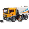 BRUDER SPIELWAREN Bruder MAN TGS Spazzatrice Stradale, Camion con Spazzole Rotanti e Tubo Flessibile, Veicolo Giocattolo per Bambini