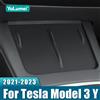 YaLumei Per Tesla Model Y 2021-2024 e Model 3 2021 2022 2023: Accessori per il Controllo Centrale dell'Auto, Tappetino Antiscivolo in Silicone per Ricarica Wireless