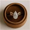 FemousGems 1 KT Moissanite Anello di Fidanzamento 14k Oro Giallo Pera Taglio Classico Onda