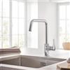 GROHE K700 Lavello in acciaio inox sottotop con troppopieno 550 x 450 mm e rubinetto da cucina GROHE Start QuickFix cromo da 310 mm, area di rotazione di 150° con raccordi da 3/8 di pollice