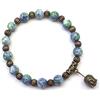 Handmade Bracciale in perle di giada bianca tinte multicolore con pendente a forma di testa di Buddha, stile bohémien vintage, ottone anticato, Made in France