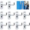 HIKPACKER 10 Ganci per Scaffali da Supermercato, 50 mm Ganci per Pannelli Forati | Con Foro Quadrato, in Metallo, Resistenti, con 10 Perni di Sicurezza, Facile da Montare, per Officina, Garage, Piastre Forate