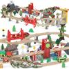 AIYAPLAY Trenino Giocattolo per Bambini 3+ Anni 100 Pezzi Multicolore | Set Ferroviario in Legno con Gru Magnetica, Treni, Ponte, Elicottero, Personaggi, Pista Macchinine